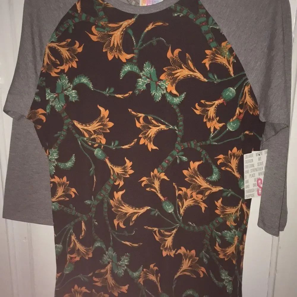 S LuLaRoe Randy baseball tee